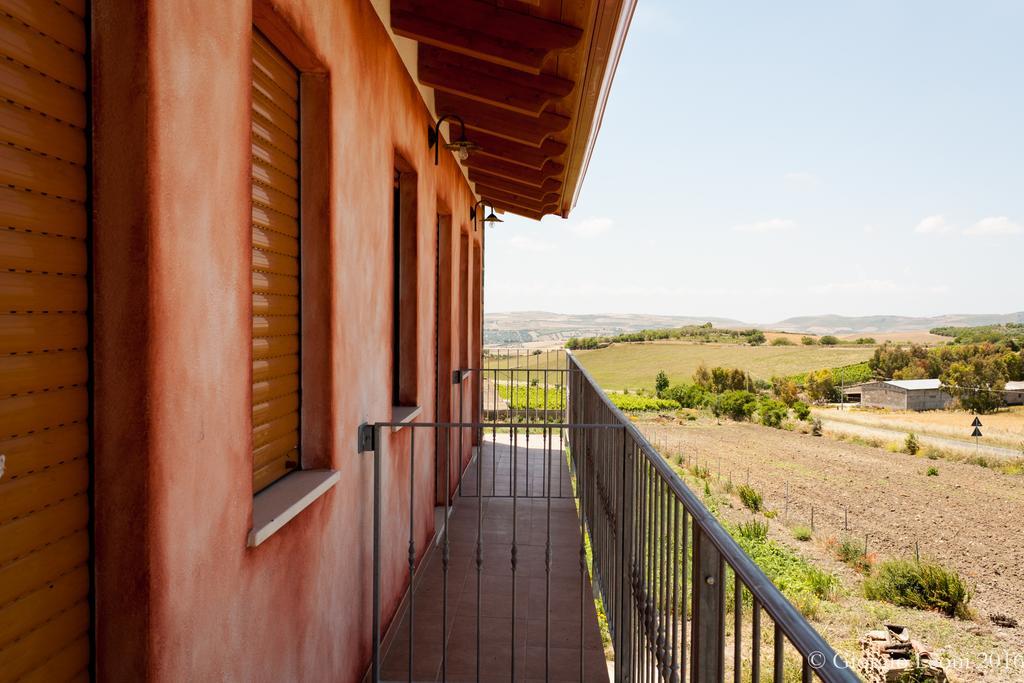 Agriturismo Le Vigne Ducali Mandas Exterior photo